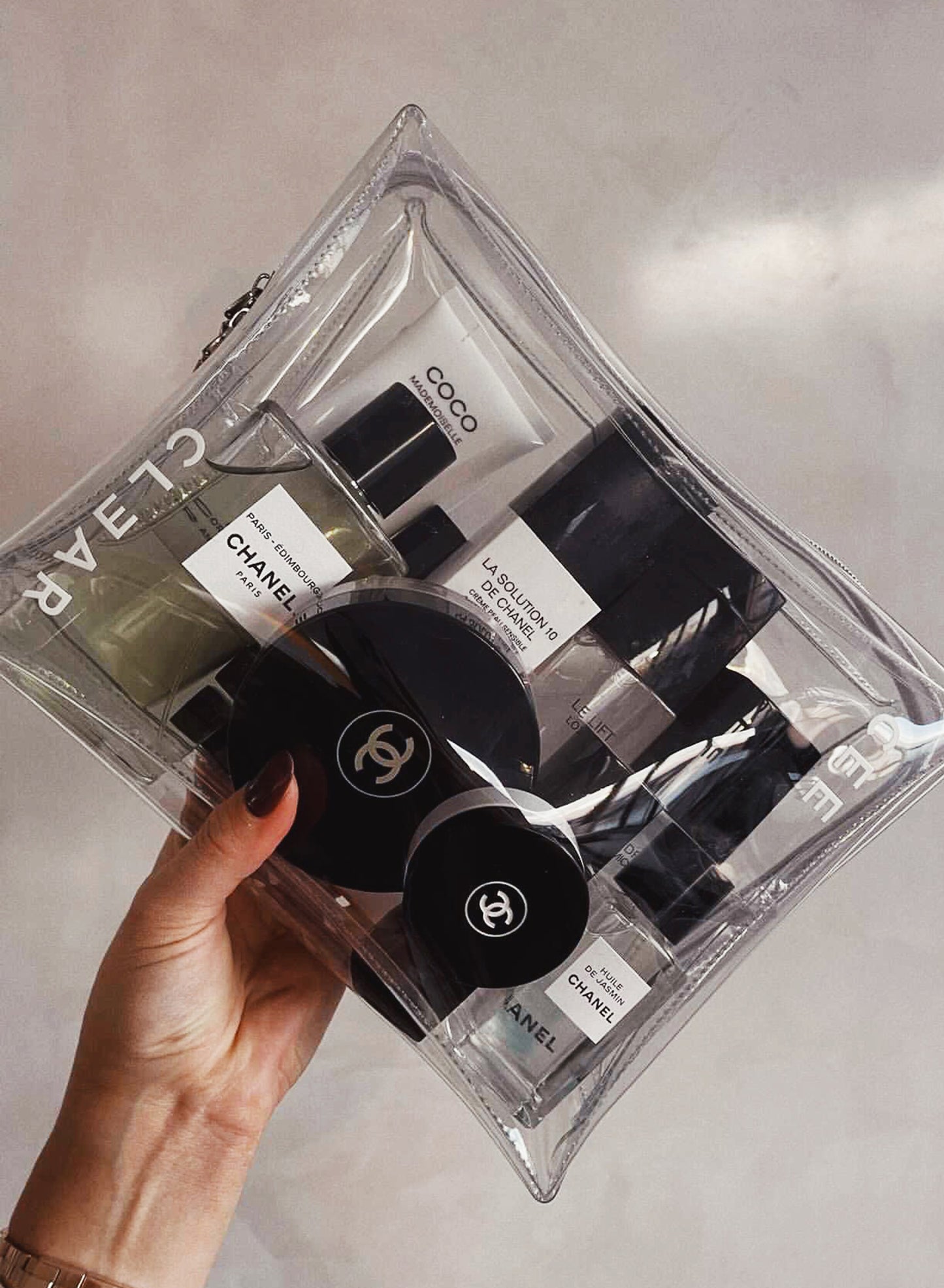 CLEAR LARGE COSMETIC CASE