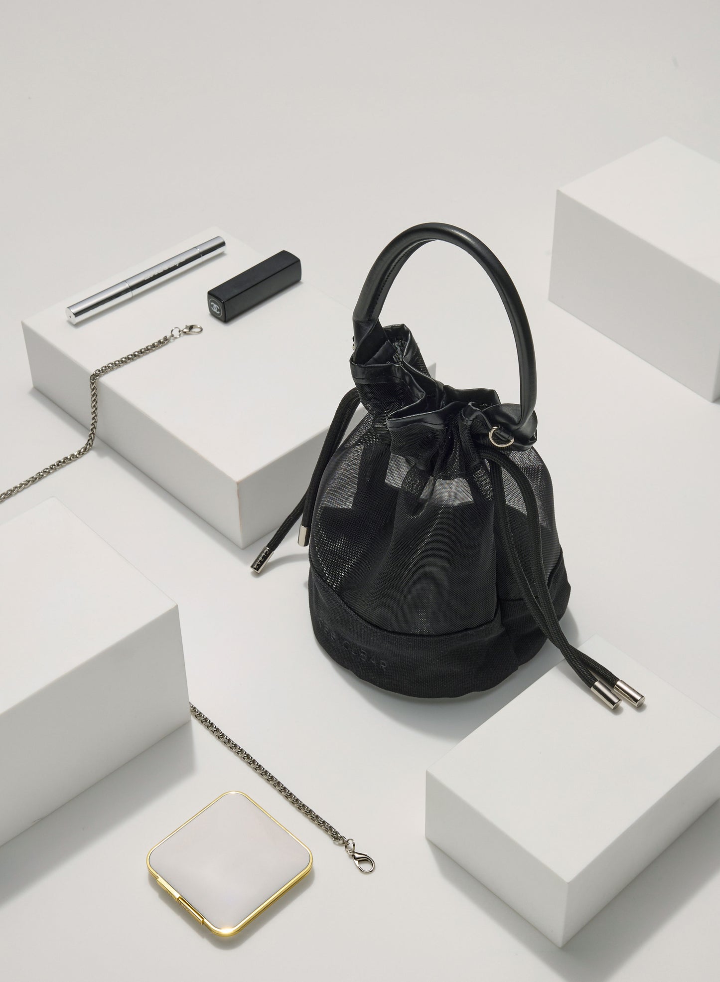 THE MESH BUCKET BAG