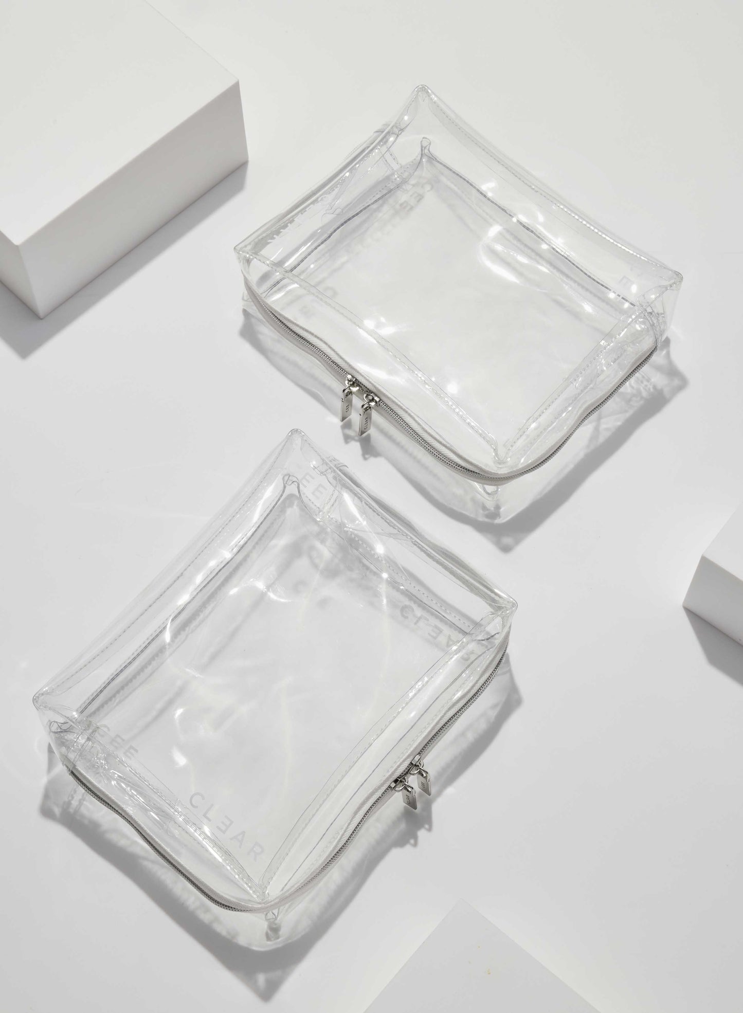 THE LARGE COSMETIC CASE SET